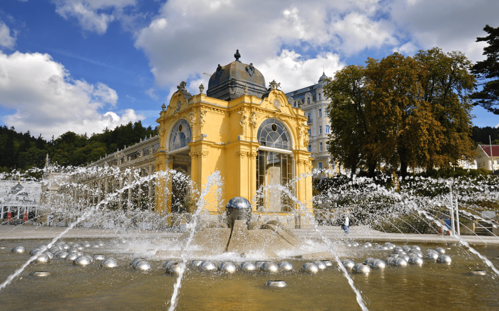 Mariánské Lázně - take a walk on the elegant neo-classical Spa Colonnade and listen to one of several world famous compositions, ©CzechTourism, Ladislav Renner